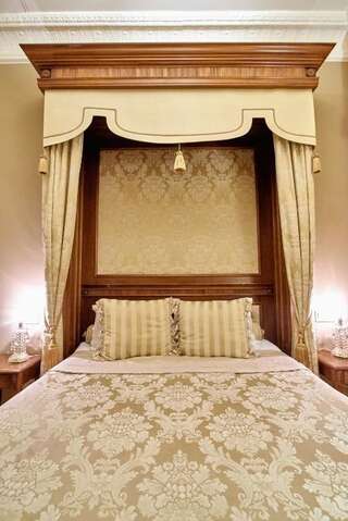 Отель Hotel Koronny Замосць Улучшенный двухместный номер с 1 кроватью или 2 отдельными кроватями-6